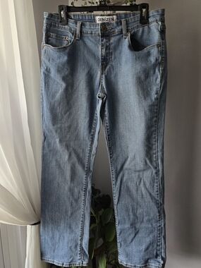 DENIZEN from Levi's Women's Size 12M Medium Wash Straight Bootcut Jeans 31x30